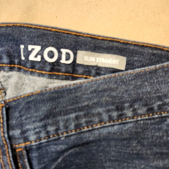 IZOD Men’s Slim Straight Fit Jeans 100% Cotton Medium Wash Size 32x30 - Picture 3 of 7